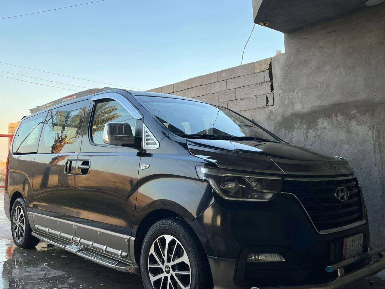 (21) ادبلو اصل سياره كفاله عامه بيها جاملغ رش كوريا بدون دواخل مكينه جديده صار شهر مشدوده بلاديه.. حداديه تخم تاير جديد سياره جاهزه مابيها اي نقص كبل للشغل مصفره هيئه وضريبه.. سياره ورك.. معروضه (290) وبيها مجال ***********.. ***********
