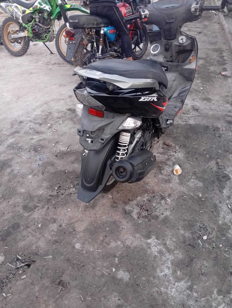 دراجه جيتي ار مال حاويه فقط لكفر تجاري برغي ما مفتوح بيه مكاني بغداد مدينة ***********
