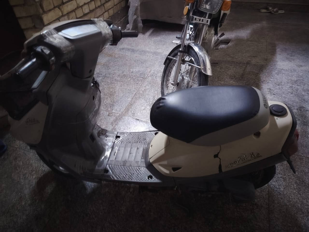 كربلاء الأسكان العسكري قرب مجمه الدره السكني 
السلام عليكم دراجه منغولي ام السله 60كم كله كامله نواقصه بس لايت و كتف اشاره عندي الأشاره اليمنه واكفه بس ولباقي كله شغال السعر يكون 150 قفل رقمي ***********
