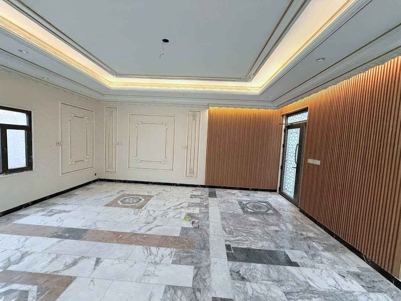 ✨دار للبيع🏘️دار للبيع✨
 📍ابي الخصيب شارع سماعيل قرب حسينيه البقيع المساحه 200متر يبعد عن السايدين الداخلي 200متر طوابق يتكون من 6غرف منام 3غرف ماستر وديوان ومطبخ حار وبارد وصاله وصحيات ومنور يحيط البيت شارع 8متر مقرنص السعر 200وبيه مجال للشراي للتواصل واتساب فقط متواجد ***********
