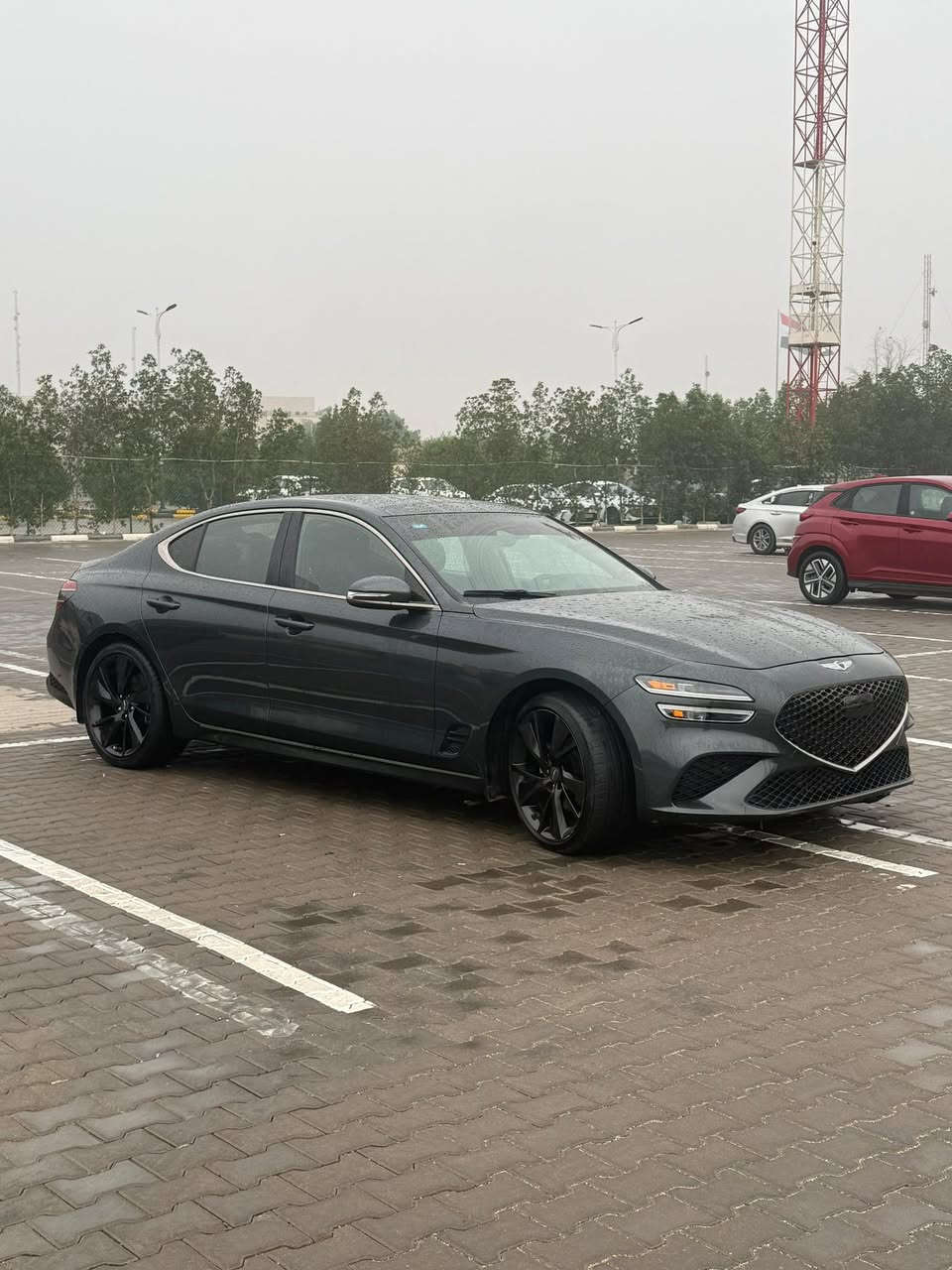 سلام عليكم
جنسس G70 Prestige موديل 2023، للبيع 
⚙️محرك 2.0 تيربو مع ناقل حركة أوتوماتيك 8 سرعات
⚪️حادث السياره 
تقرير غرق السيارة ما مفتوح بيه لا برغي ولا زنجار ولا رطوبه ولا كارتات كلشي بشرط مكينه وكير وكهربائيات 
⚪️مواصفات السياره 
✔️سقف بانوراما  
✔️مقاعد جلد مع تبريد، 
✔️حساسات أمامية وخلفية
✔️، كاميرا خلفية، 
✔️نظام تنبيه الخروج عن المسار، 
✔️نظام تنبيه التصادم الأمامي، 
✔️تشغيل بصمة، 
✔️خمسة أنظمة قيادة تشمل Eco وSport وSport+ وغيرها. 
السيارة بحالة ممتازة ومواصفات جميلة تجمع بين الفخامة والأداء الرياضي.
 💵 السعر (218) وبيه مجال
📍مكان السيارة بصرة ( المطيحة )
للأستفسار ***********
