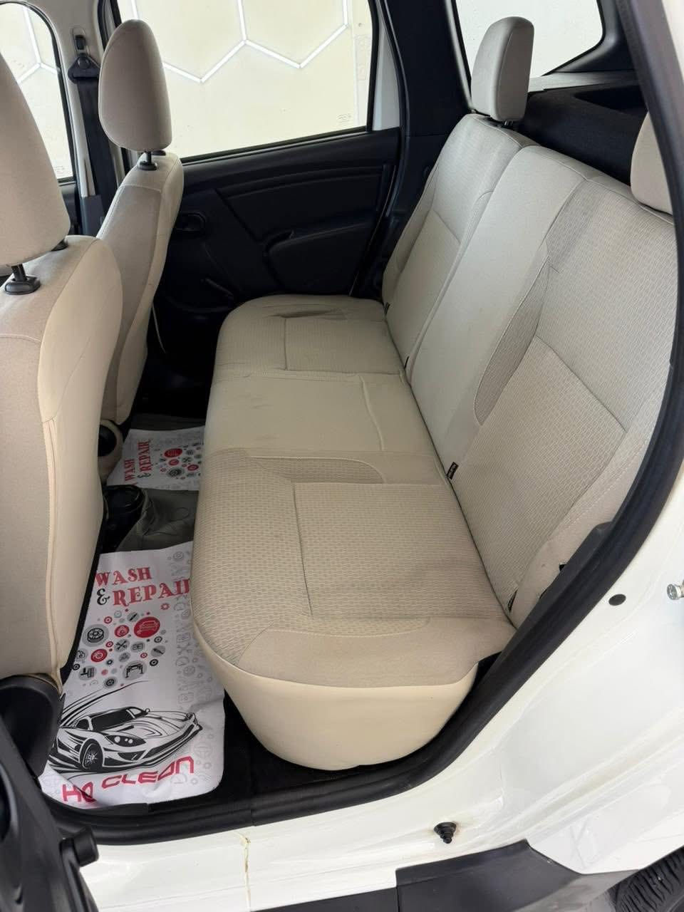 رينو داستر 2018
حجم المحرك 2000cc
ماشية 89000 كم
الحالة جيدة بيها باب الراكب الأمامي عالبارد وطخات بسيطة بلا صبغ 
تبريد فول شغال 
سعر السيارة أدخل خاص وتدلل او اتصل على 
***********
***********￼
