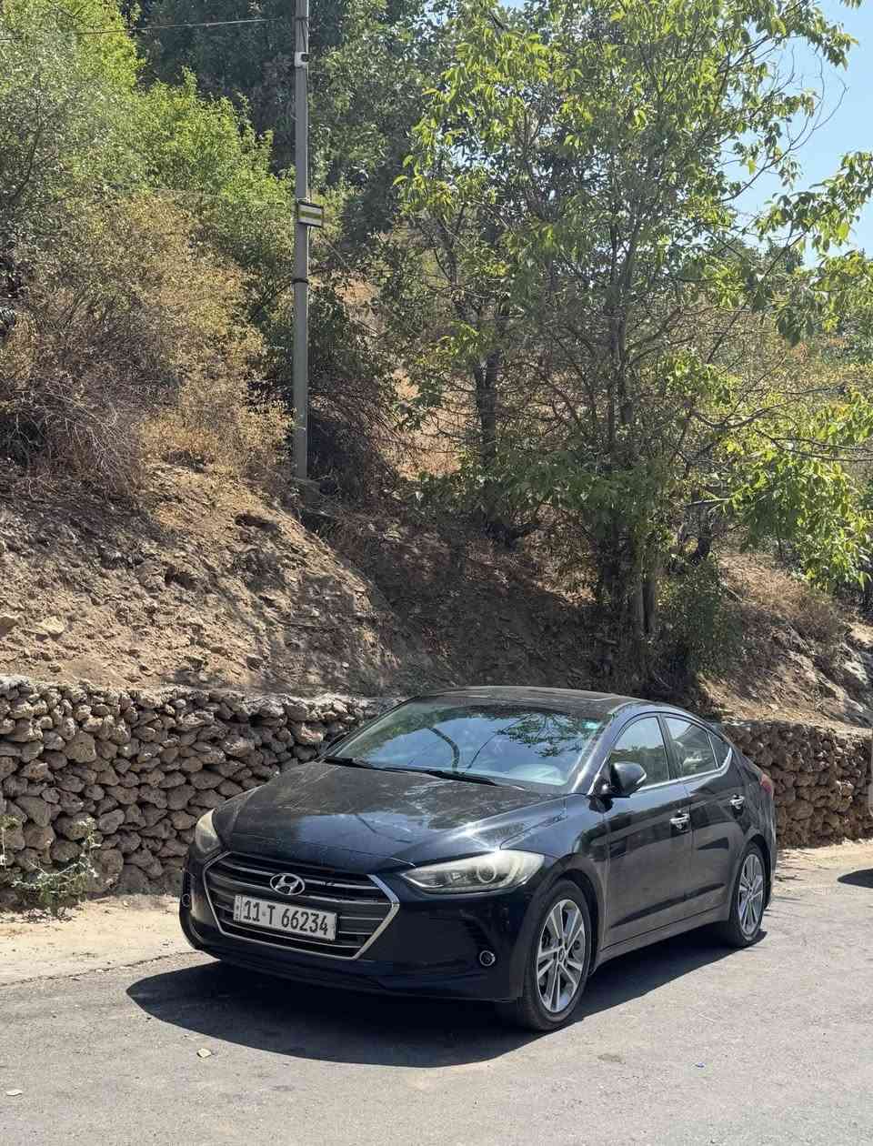 هيونداي ألنترا خليجي وارد أيراني موديل 2017  فول مواصفات مكينة2000دوش ماشية 145الف بيها صبغ البنيد وصفحة اليمنة صبغ وباب الامامي اليمنة مبدل 
المواصفات :
- تحكم ستيرن
- دخول ذكي
- بصمة
- ترحيب عند الدخول
- رادار امامي
- رادار جانبي
- رادار خلفي
- كامرة خلفية
- تدفئة تبريد كشنات
- فتحة سقف
( Normal -Eko- Sport ) تلث انظمة قيادة -
- تبريد ثلج
- مثبت سرعة
- وبعد هواي مواصفات
السيارة سعرها 135 وبيها مجال بسيط 
للتواصل : ***********
