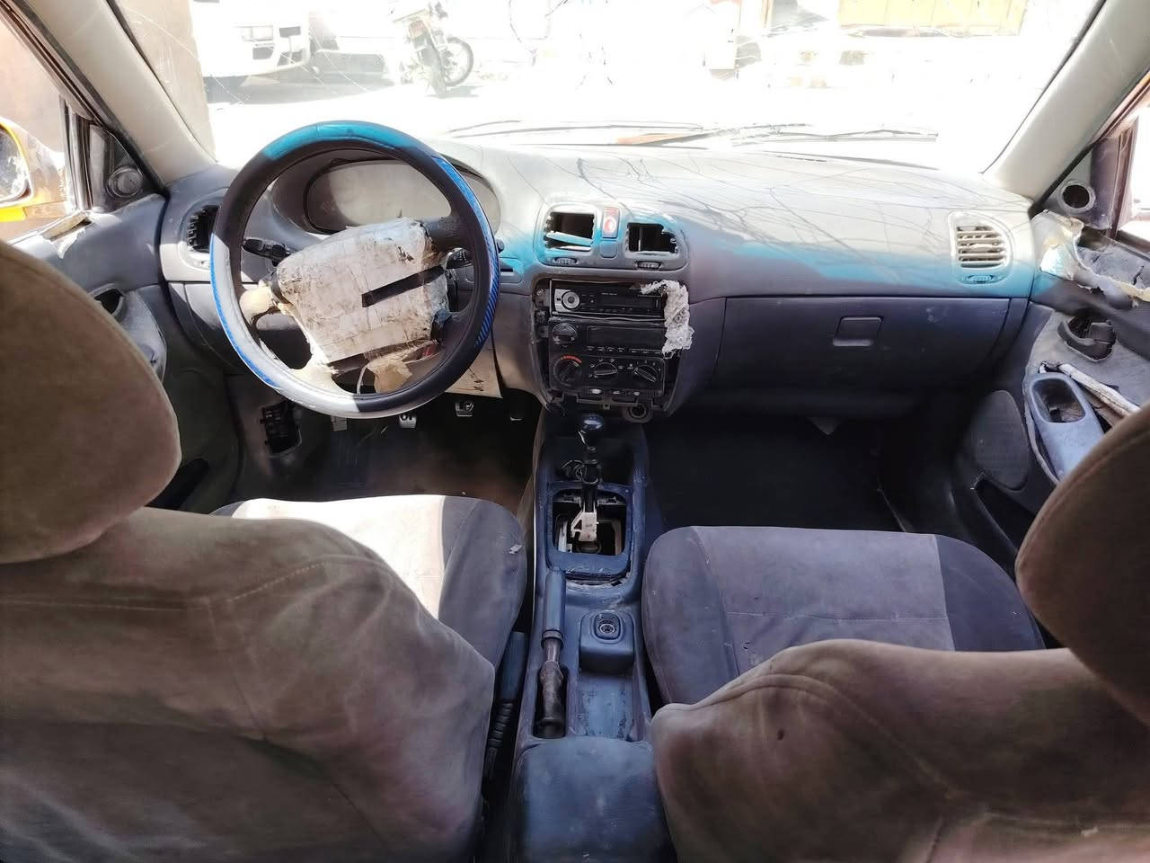 السلام عليكم
سيارة دايو نوبرا تكسي 1997
سنوية كارتونيه ساقطة 2021
كيرعادي محرك  حجم 18 مال فكترا 
وصل نقابه موجود بس ما اعرف شكد عليها وصاحبهه موجود بكركوك بنجا علي
السعر 10 وبيهه مجال 
***********
