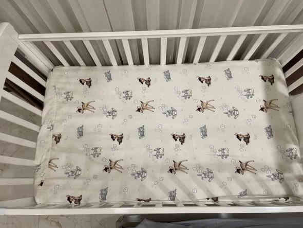 سرير طفل قياس  75 × 135
وبعد التكبير يصير قياسه 75 × 175
مستعمل قليل نضيف جدا السعر 150 وبي مجال 

العنوان بغداد الغزالية
***********
