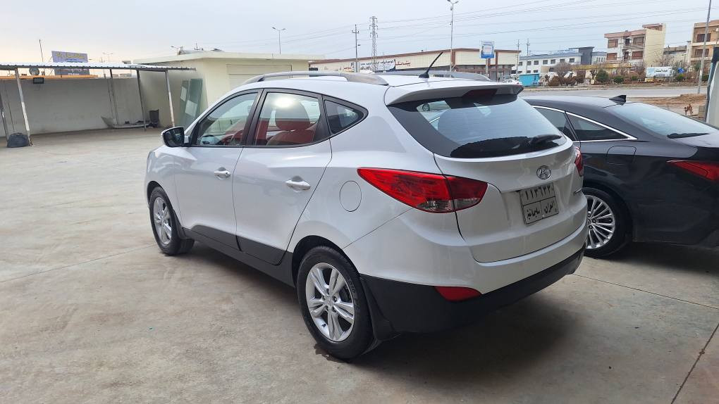 هوندای توکسون مودیل ۲۰۱۲ مواسفات خلیجی گیڕومەکینەی نەکراوەتەوە سەنەوی نوێ تا ۲۰۲۷ تەنها ۱٥۲ڕۆیشتووە بۆیاخ یەک پارچەی وپەڵەیەک بۆیاخ بێ ناوگرتن ژ.م ۰۷٥۱٥۰٦٤۰۱٨یان ۰۷۷۳٤٤۳۱٥۱۰ السليمانية, العراق
