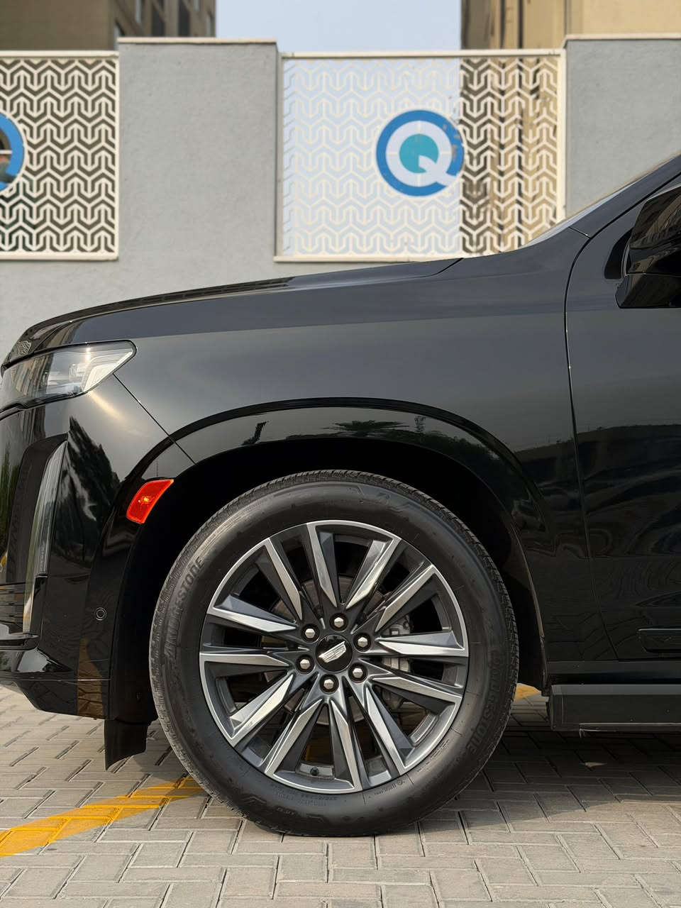 كاديلاك اسكاليد خليجي موديل 2023 
مغلفة ppf ضمان 10 سنين وحتى الشاشات الداخلية مغلفة ppf وعليها ارضيات داخلية تفصاال خاص 

اسبريسو فول مواصفات ماعدى المساج  
ماشييه 70 الف 
 بلاك ادشن بلادي فول فول مواصفات
مكفولة كفالة عامة 
باسمي تحويل ثاني يوم 
المواصفات 
تشغيل عن بعد 
36 سماعة 
سقف شامو 
‏‎5 كاميرات
‏‎5 بصمات
فور ويل
كشن رجاج 
دوسات كهرباء 
داتا شو 
بانوراما 
لايت زنون عالي ناصي ٥ عدسات
‏‎4 شاشات بالدشبول والسقف والكشنات
تحكم بريك 
جنطه ذكيه جلاق
رادار تحديد مسار
رادار خلفي
رادار امامي 
رادار جانبي 
كشن تدفئة وتبريد سايق وراكب
كشنات امامية تدليك
كشنات خلفية تدفئة
مري شفط 
اشارة بداخل المراية
كشنات جلد 
كشنات خلفية منفصل VIP
علامة كاديلاك ضوئية بالدعامية الخلفية
الكشنات كهرباء 
ذاكرة ميموري ستيرن وكشن
قاصه 
ويل ٢٢ بلادي 
بااختصار السيارة فول للاخير 
مكفول كفاله عام سياره جديد بل باكيت 
سياره ب اسمي تحويل مباشر
سعر السيارة ( 753 ورقة $ وبيها مجال ) 
مكان سيارة بغداد / حي الجهاد  
رقم الهاتف : 
***********
