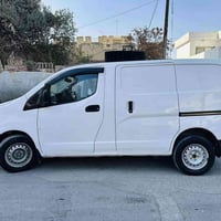 ئۆتۆمبیلێکی باری (Van) ئامادەی کرێیە بۆ گواستنەوەی کاڵا و دابەشکردنی م...