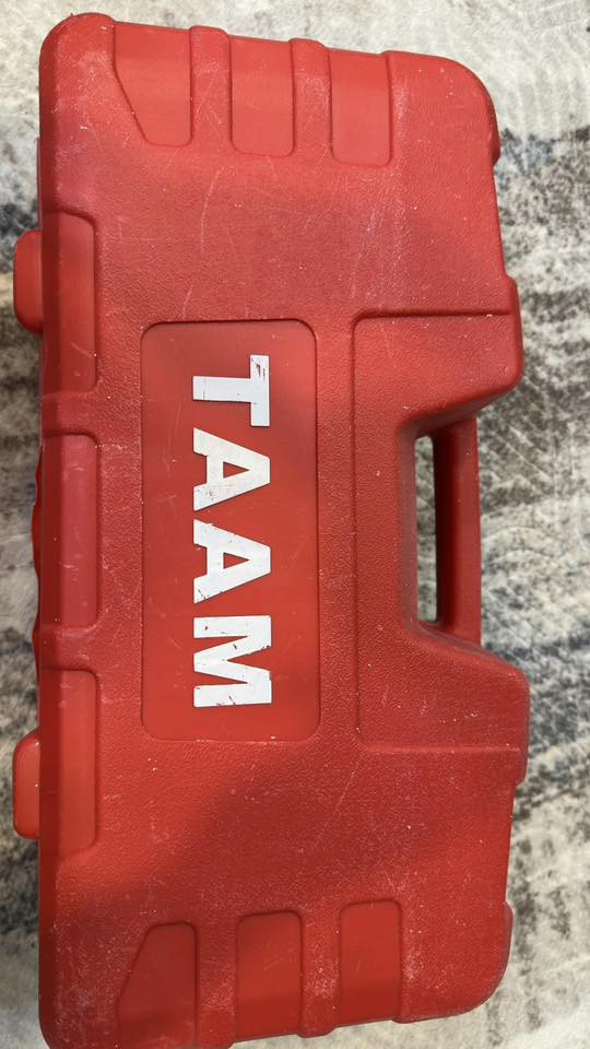 كوسرة طابوق شركة تام المعروفه بالجودة والاستخدام 
الكوسرة مستخدم نظيف جدا جدا استخدام شخصي لبيتي اشتريته
5 حجر الي اجن وياهن نضيفات
الكوسرة 3000 واط 
وياهه كل الملحقات واتر بم فطاس والصونده والاقراص والادوات والصندوق وفحمات احتياطيه ، كلش جديده وموجود فديو مشغله وبيها ضمان استخدام 
واشتريته ب180 قبل كم شهر وياه وصل الشراء واني خادم للجميع
اريده بسعر 110 الف والتوصيل مجاني وضمان استخدام
لتواصل واتساب : 
***********
