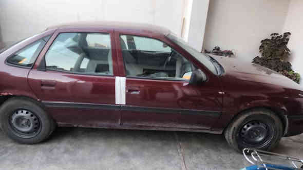 بيع مستعجل،،
اوبل ٩٠. محرك ٢٠ . بيها دفتر بانزين،. صاحبها ب دبس كركوك. محرك خير من الله. كشرها حلو حيل. 
تايرات جديده. تدفئه راقيه.
السعر ٤٣ . و بيها مجال حك الجيه. اتصل و تدلل.
***********.
