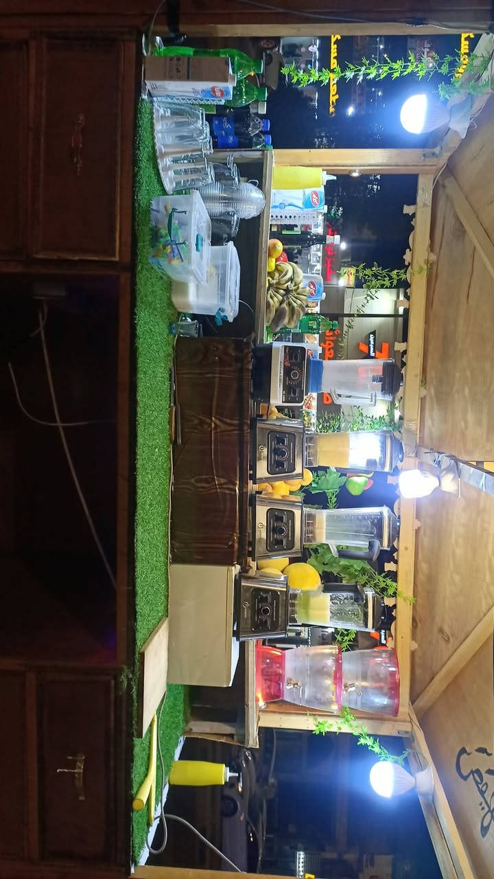 سلام عليكم عربانه عصير للبيع مع كامل ملحقاته وياهه 3خلاطات يعني بس تسوك وتفتح السعر 350 قفل    0780 871 8331
