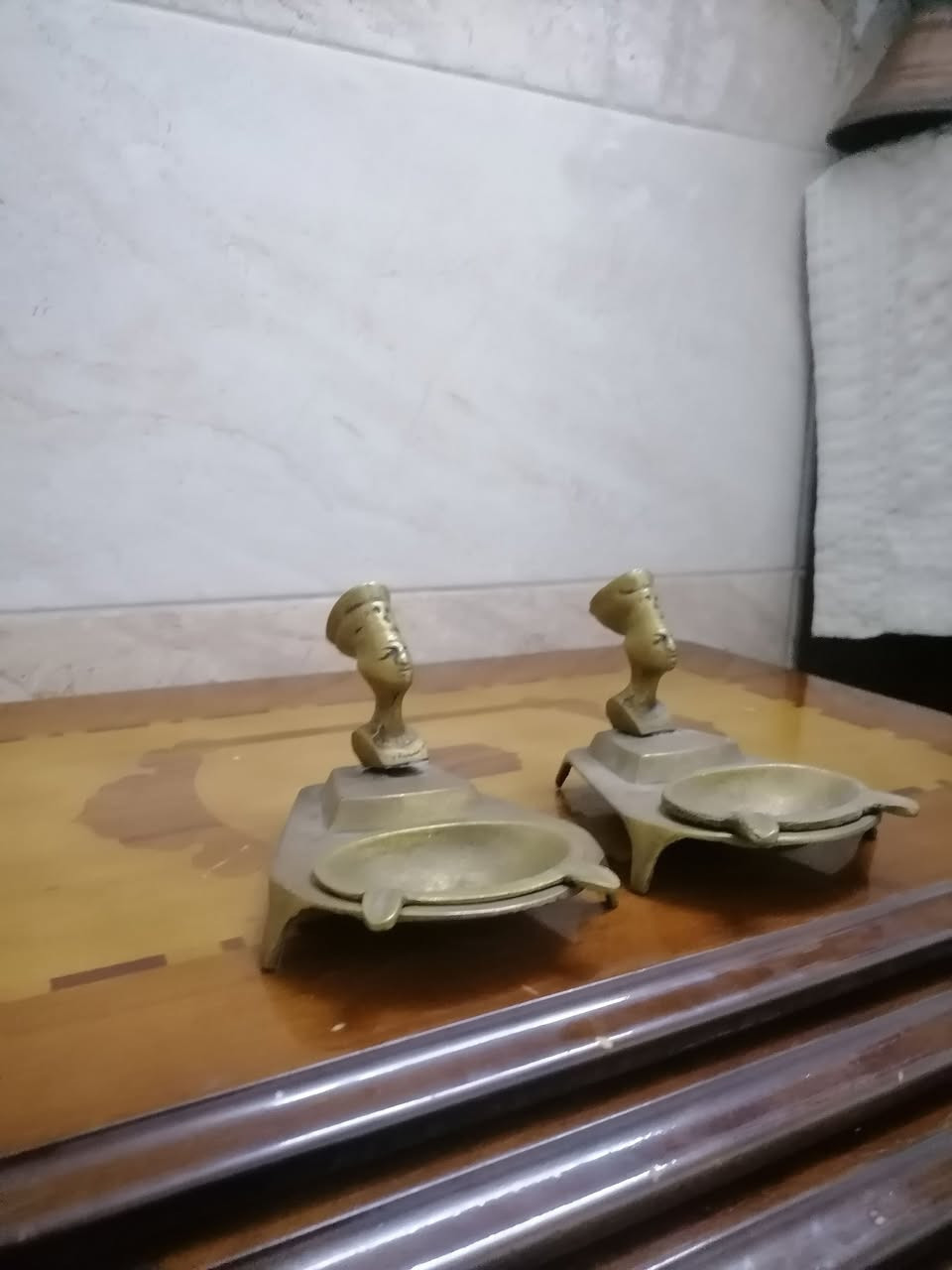 السلام عليكم ورحمة الله وبركاته جبنالكم تحفه فنيه احلا زوج نفاظات مل ايام زمان الوزن ثقيل انظاف خاليين من اي عيب للبيع السعر خاص مكان موصل يوجد توصيل كافه محافظة العراق وهذا رقمي *********** موجود واتساب علا هذا الرقم
