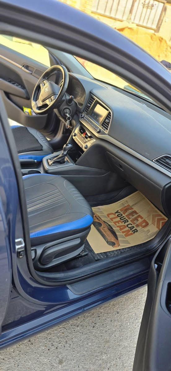 النترا 2017 نيلي حبري نص فول فئه S
المحرك 2000 دوش رقم اربيل الجديد 
هزه قبل سنه ونص وسنويتها منتهيه  السياره باسمي ومكاني بغداد البلديات
 ماشيه 160 الف كيلو ما يعادل 100 الف ميل
المواصفات : 
شاشه كاربلي ، نقطه عمياء ، اشاير بالمري
رادارات جانبيه وخلفيه ، 3 مودات قياده ، كاميرا ، مثبت سرعه ، شاشه اعطال ، تدفئه كشنات ، تدفئه ستيرن ، تحكم ستيرن، مانع انزلاق ، دوشمه جدید
الحادث : 
الحادث فقط الجنطه وجاملغ خلفي ايمن بارد والباقي كله مكفول 
السعر 122 وبيها مجال 
للتواصل الاتصال ع الرقم *********** بغداد, العراق
