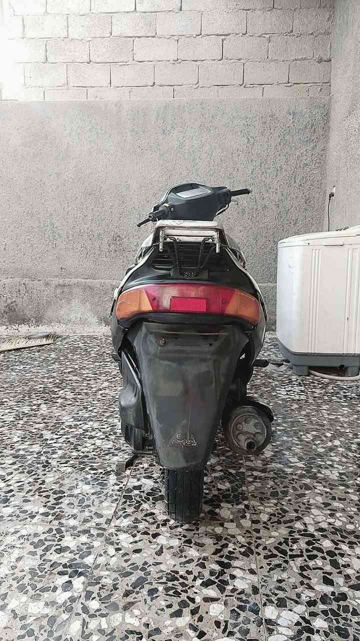 سلام عليكم دراجة لبيع دراجه نضيفه كلشي شغال بيهاصلف كهربيات شير ليريدها بي خير ويدلل سعر 400وبيهاًمجال ***********
