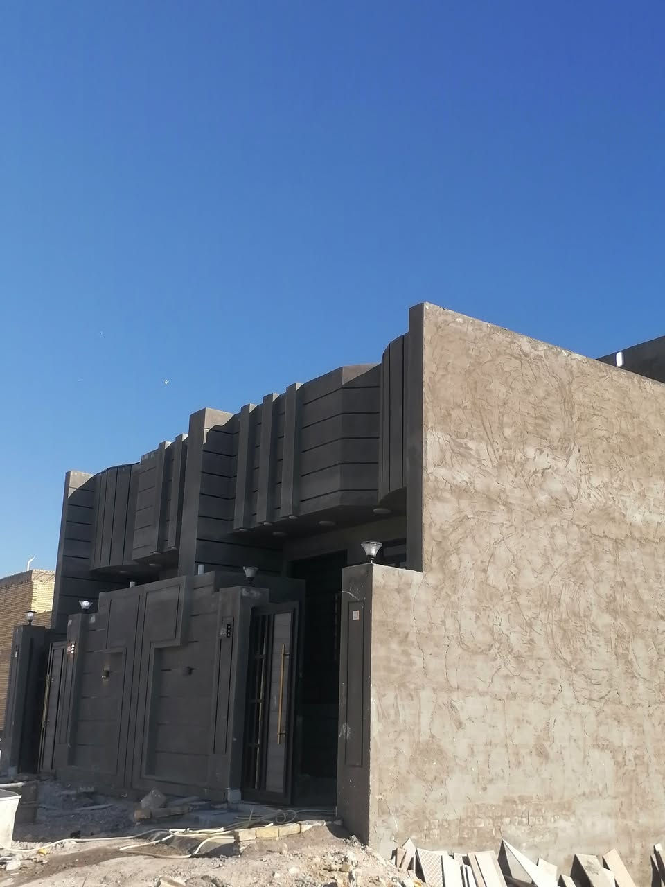 مشتملات عدد ثنين تم تسليم المفتاح🔑
يتوفر كادر ماتخصص للمقاولات وبسعار تنافسيه 🏡
كذالك نستقبل كافة عروضكم ويتوفر كافة العروض داخل محافظة واسط 
الهاتف ***********
***********
