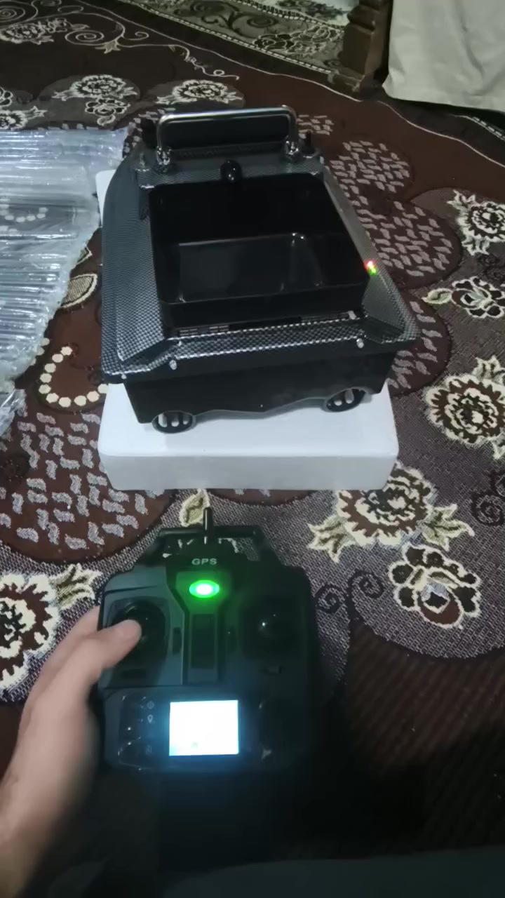 سلام عليكم متاح  بلم ال صيد الأسماك  المدا 500 جديد غير مستخدم  خاص مفتوح او توصيل عى رقم *********** واتساب
