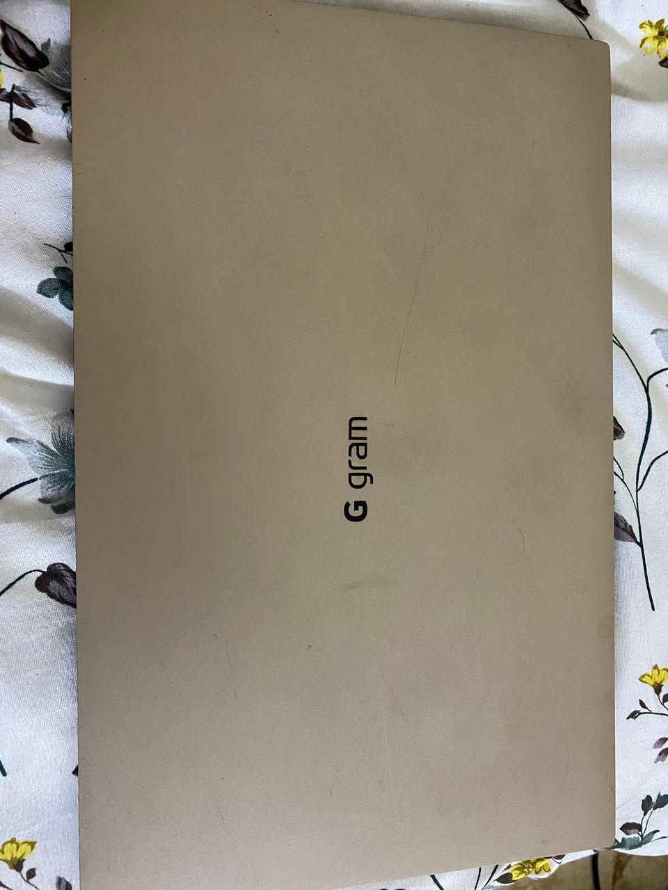 لابتوب LG كور i7 
الذاكرة 256 SSD M2 
الرم 8 
وباقي لمواصفات موضحه كدامك بل بل صور 
لابتوب نضيف نقص بس بطاريه عل كهرباء يشتغل 
مراوس ببلي او بيع 
***********
