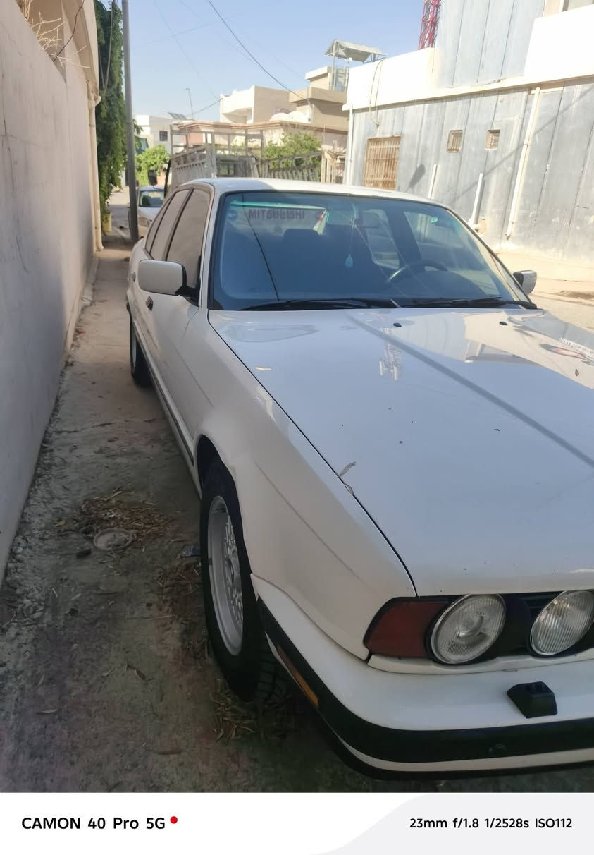 بيم ٥٢٠ جير عادي مكينه اوروپي كپس دجيتال موديل ٩٢ دوو جام كاره با پيش باريك رقم كركوك مشروع وطني به ناوي خومه تا ٢٠٢٧ مانكي ١١ به س پليت كونه 
 ٥ ويل حسير بيلاد ٤تايه ماكس اندنوسي ٨ مانكه بستراوه افلنجه ي پيشه وه تازه يه  تبريد به شه رت سعاتي له سلوري راي كره بي اوي بوغ كات 
جير مكينه به شرت سيرفس عام كراوه حساس كم شفت تازيه حساس ادوانس تازيه جاين تازه مله بغ پاك پلاك تازه فيت پمپ و مسفي هه مويي تازه دانراوه سياريكي تابلي تازه و جوان نمونه هه موو جياني له سه ر دق شريكه يه گلوپ داغلي له گه ل ده ر كا كردنه وه ايش اكات بي مسرفه سياره ي ماله يه ك ده سه زوربه ي كات خه و توه لي ناخوردريت 
دعم و لي دراوي نيه ته نها مستره ي پشت سنوق گوراوه بي ناو گرتن له نزيكه وه زور جوانتره تكايه مشتري نيت سه رم ميشينه جي تيه و جي تي نيه ٤٠ ساله له بان جاديه پرسياري ناوي سعرشي ٧٠ گلا و معامله ***********////***********
