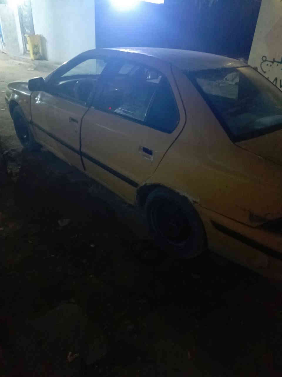 سمند للبيع مكانه نجف راعيها مااندله سعر 15 وبيه مجال ***********
