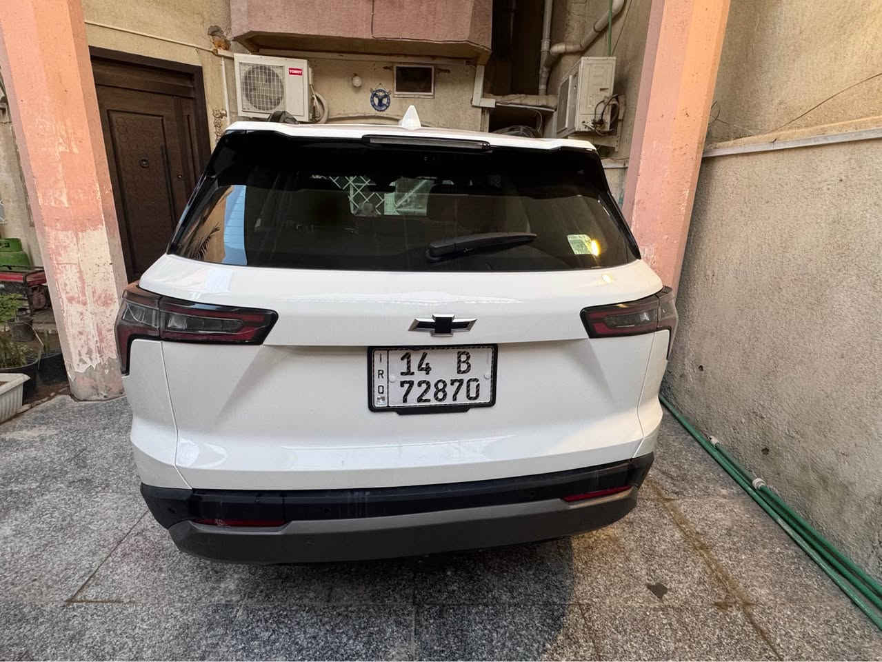 السلام عليكم Equinox LT2 Black Edition 2025
LT2 مو العادية و Black Edition 
السيارة حادثها صندوك موضح بالصور ومبدله بجديد 
السيارة ماشية 12 الف بس رقم السيارة بصرة باسمي 
سعرها 230 
عنواني البصرة دور النفط
رقم تلفوني :
*********** البصرة, العراق
