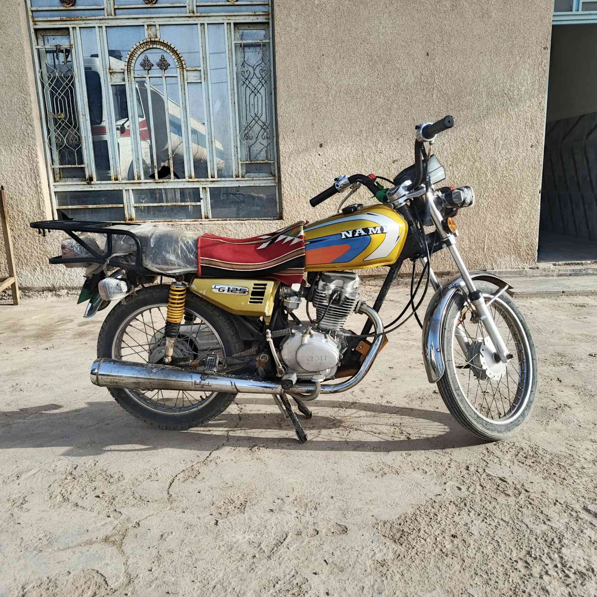 سلام عليكم 
دراجه للبيع ايراني نامه نضيفه فول نضافه مفتوحه مره وحده 
مكاني ميسان المشرح 
سعر 550 وبيها مجال للشراي 
وهذا رقمي ***********
