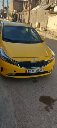 سيارة فورتي موديل ٢٠١٧ بغداد  بيها معجون  سعر ٩٢ورقه وبيها مجال حق جيه...