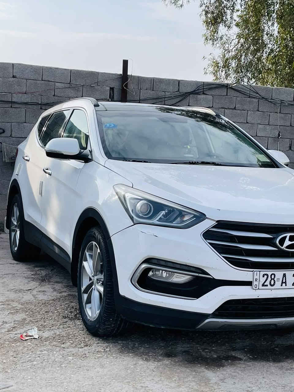 السلام عليكم
سنتافي 2016  شكل ال 18 
ستة سلندر 
خليجي 
بنوراما 
7 راكب 
3 قطع تبريد 
اشاير بالمري 
مري شفط 
شاشة كبير 
كامرة دوارة 
حساس خلفي 
لد امامي 
لايت زنون 
تحكم ستيرن
للاستفسار الاتصال ***********
