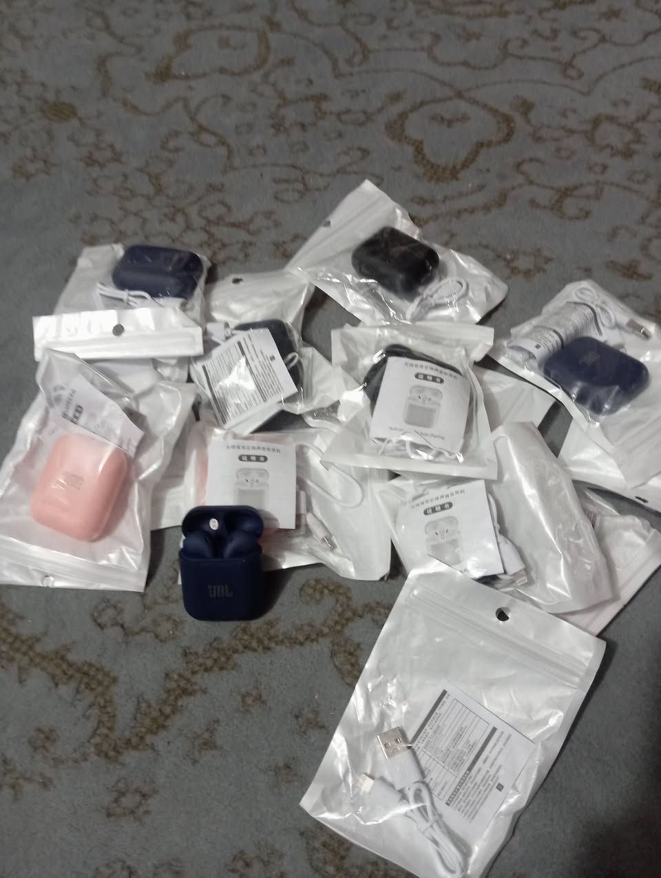 السلام عليكم ساعات سمارت ٦قطع ساعه ب٣٠ مع توصيل وايربودات ١٣ قطع ب٢٥ مع توصيل هم شلعه


**إذا كنت صاحب هذا الإعلان وتريد حذفه لأي سبب، رجاءا أرسل رسالة إلى الدعم الفني**