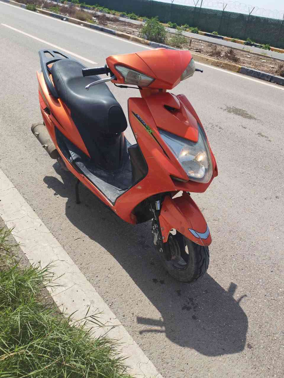 يالله سلام عليكم 
للبيع سكنس شمعه مكينه بلاديه وناعمه شلعه بطناش نكره سلف لايت اشاير كيجات دبل اشاره كله شغاله تايرات جدد  اوراق موجوده سعره 370 مكاني لزعفرانيه


**إذا كنت صاحب هذا الإعلان وتريد حذفه لأي سبب، رجاءا أرسل رسالة إلى الدعم الفني**