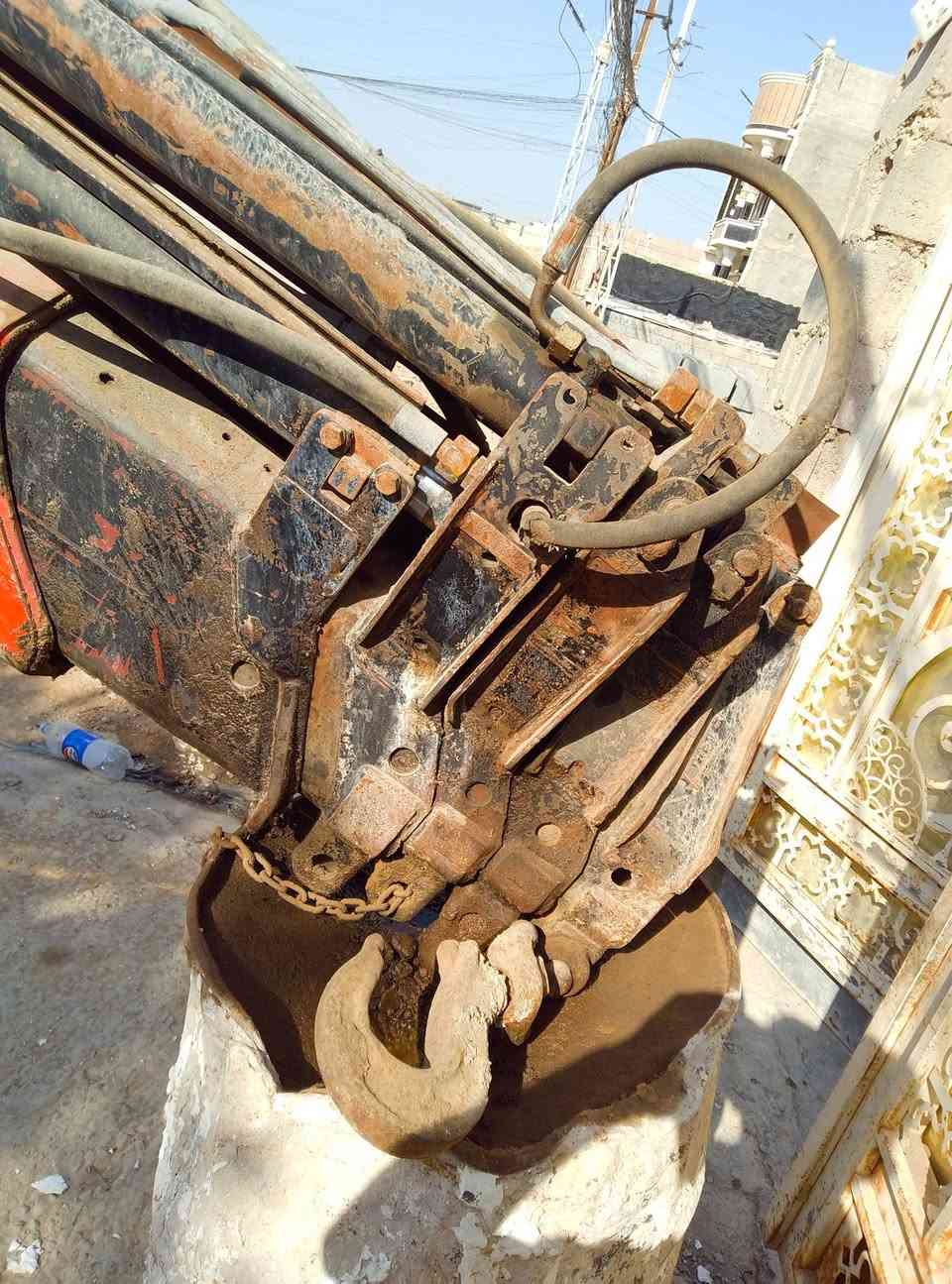 كرين بافنگر حجم 18080 
5سلايت كرين  چنگال وهسة ردت اسوي كماشه چان متروك ع وضع الشركه لا فطر لا كسر مكفول كفاله عامه كماشه المانيه كنترول كامل مكان الاكرين فلوجة جبيل خلف مجمع الريحاب .  ***********
