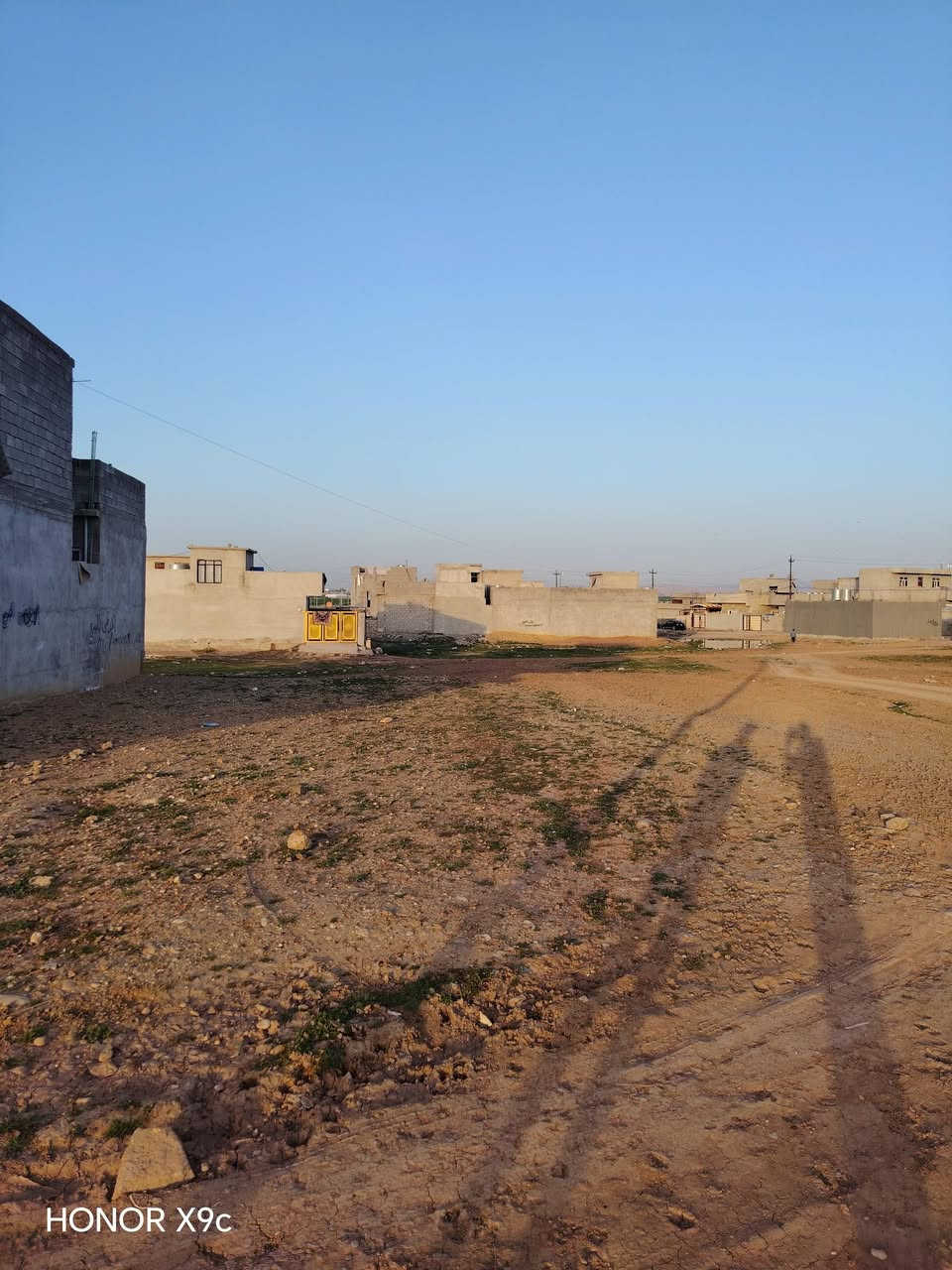 ارض للبيع في حي القوسيات 

قرب جامع عبدالله ابن ابي قحافه 

المساحه.   230.   م.   

وجها.  10.   نزال.   22.  م

سند زراعي نموذج 25حق التصرف سند ابيض 

خدمات ماء كهرباء التبليط 60. م

اتجاه قبله تام 

موقع 🌐مميز جدا مكان مرتفع 

السعر.   17مليون.  بي مجال شي قليل 

الاستفسار بل الارقام 

***********
***********
