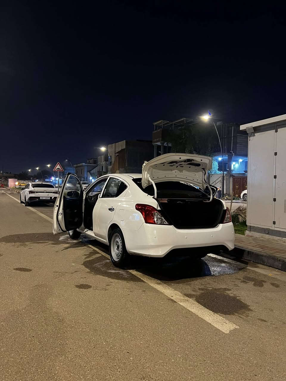 السلام عليكم نيسان سني مصري موديل 23 ماشيه 62 ضربه صايره صفحه الصدر جاملغ وبين البابين وجاملغ السايق شبر البقيه كفاله كير محرك تبريد السعر خاص بس شراي يتصل بدون لف ودوران.  

***********
