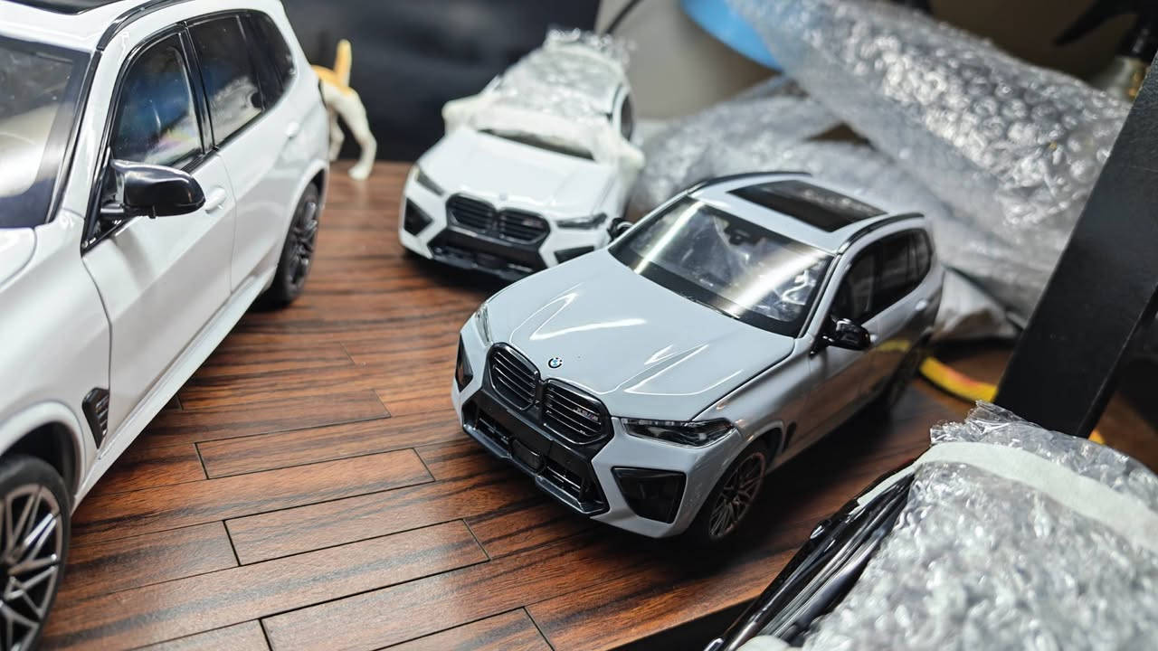 Bmw x5 m 
مقاس ١٨ باقي السوده بس 
مقاس ٢٤ باقي الثلاث الوان 
للاستفسار يمكنكم التواصل معنا عبر الماسنجر او الواتس اب فقط 
01035344939


**إذا كنت صاحب هذا الإعلان وتريد حذفه لأي سبب، رجاءا أرسل رسالة إلى الدعم الفني**