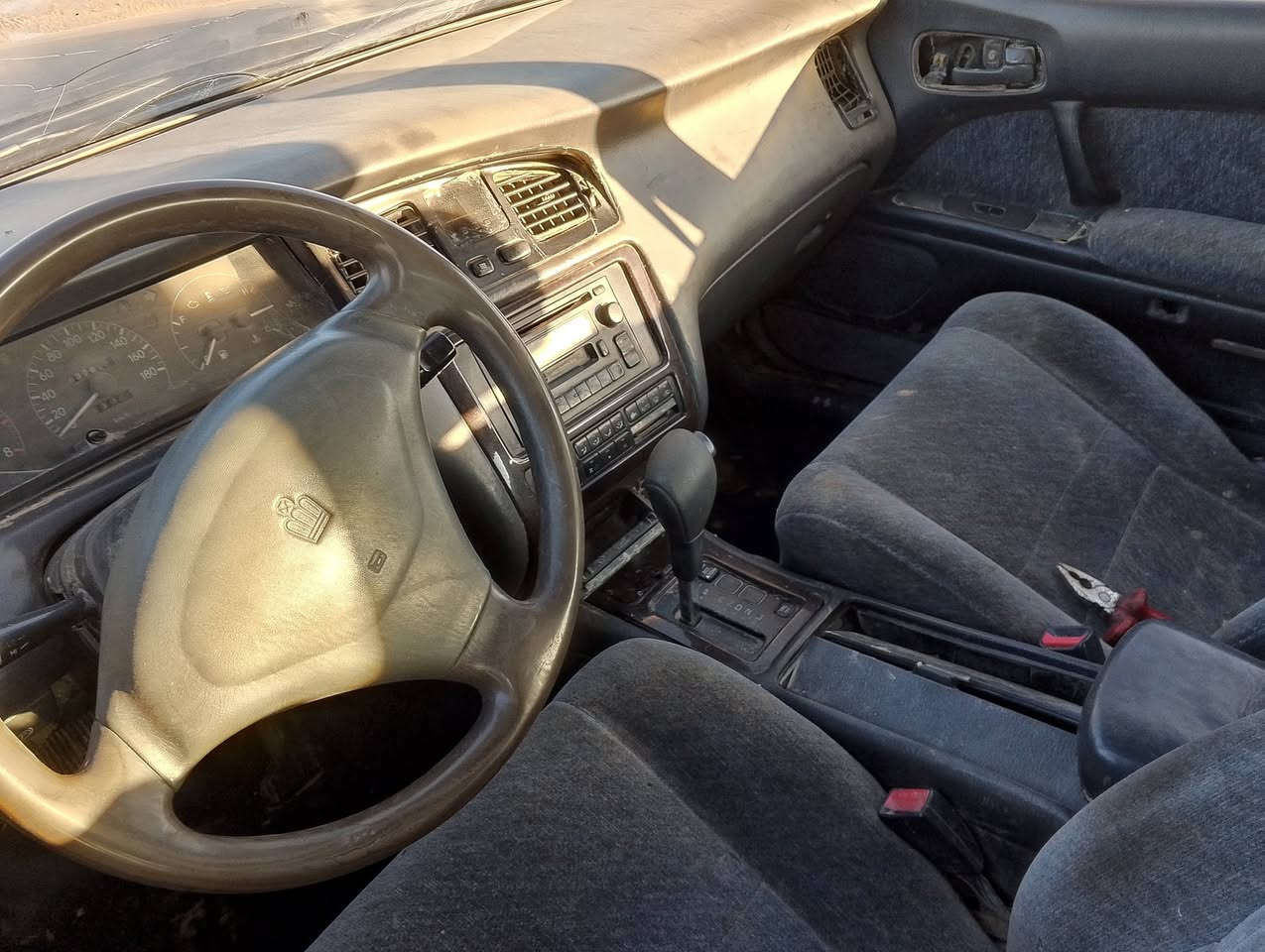 السلام عليكم ورحمة الله وبركاته
كراون بطة موديل 1993 رقم الانبار فحص 
وكالة من الوكيل الثالث بدون تحويل مااندل شرعيها 
كير محرك شرط 
والباقي شوف العين 
ترهم مدة 
وترهم مقدمة وبالشهر 
وترهم نقد 
السعر حسب الاتفاق 
للاستفسار ***********
