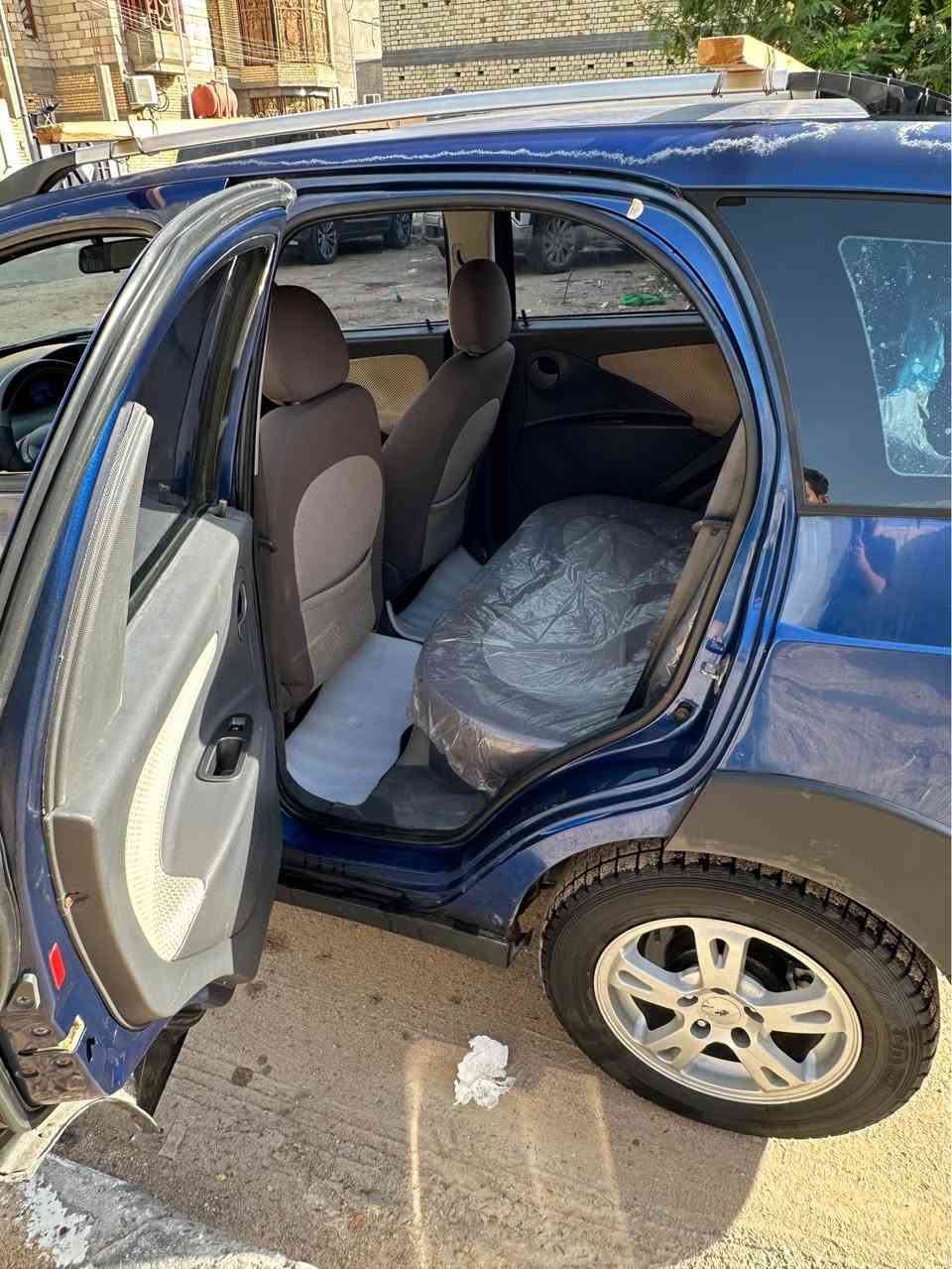 سلام عليكم سياره شيري اكس وان مديل 13 محرك وكير حلوات لاتنقيص ولا تبخير ومحرك بلادي السياره اقصاد ومخلصه وبيها معامله وبراء ذمه وصاعده هزه وراعيها جاهز للتحويل بكل وقت وسياره نضيفه بيها مكانات صبغ ابيع حزام  عنواني بصره ياسين خريبط *********** البصرة, العراق
