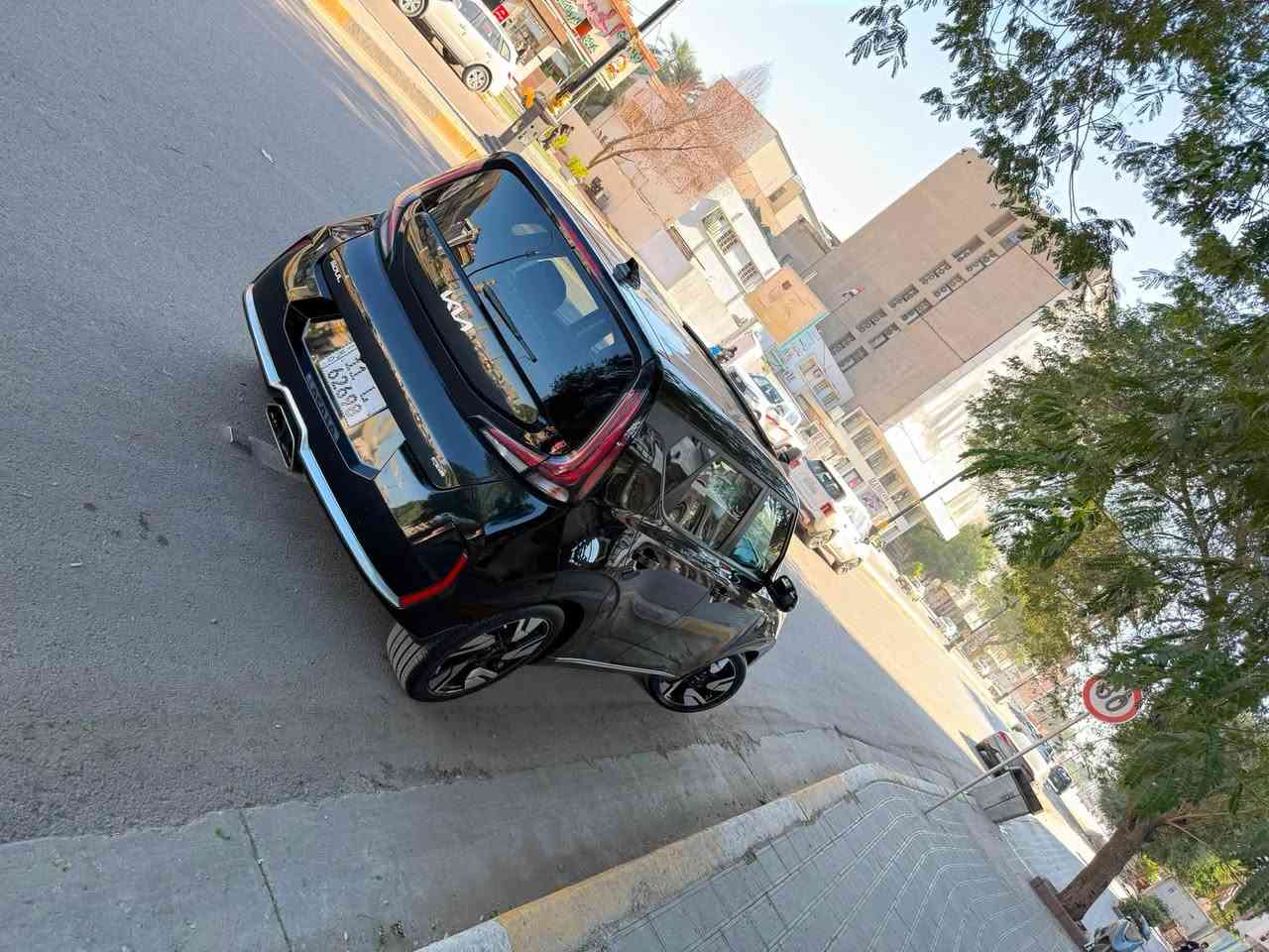 للبيع كيا صول 2023 جي تي لاين. فول
حادثهة بانيد من امريكة او شوية بللغد او بيهة بلعراق باب الخلفي عكس السايق شخط  يرادلة بارد بسيط على حطيتة 

مثل موضح بلصورة  السيارة جديدة بحالة الوكالة 

ماشية 21 الف ميل تايرات جديدة دهن جديد سيرفس كامل جاهزة او كاملة من النقوصات 

السيارة فول فتحة بصمة شاشية كبيرة كراسي نص جلد رادارات فول ويل 18 كاملة او جاهزة 

مكان السيارة بغداد كاظمية 

رقم بغداد بسمي تحويل ثاني يوم 

السعر158 او بيهة مجال  

الاستفسار ***********

***********
