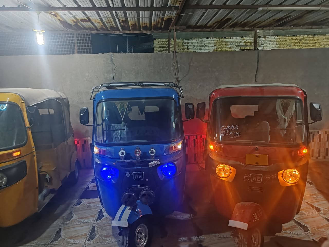 سلام عليكم تكاتك 3 لبيع   الحمره 23 طالعه بل 24
لزركه 23.طالعه بل 24
الصفره 22 طالعه بل 23
كلهن رقم وسنويه 
مستعجلين عله بيعته
***********
***********
