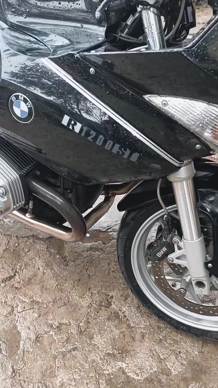 السلام عليكم من رخصت الادمن شباب دراجة BMW' S Tمال مزاد حلوة ونضيفة مابيهة نقص وبيهة وهواي مواصفات  مطاوب 26 وبيهة مجال عنواني بغداد ***********
