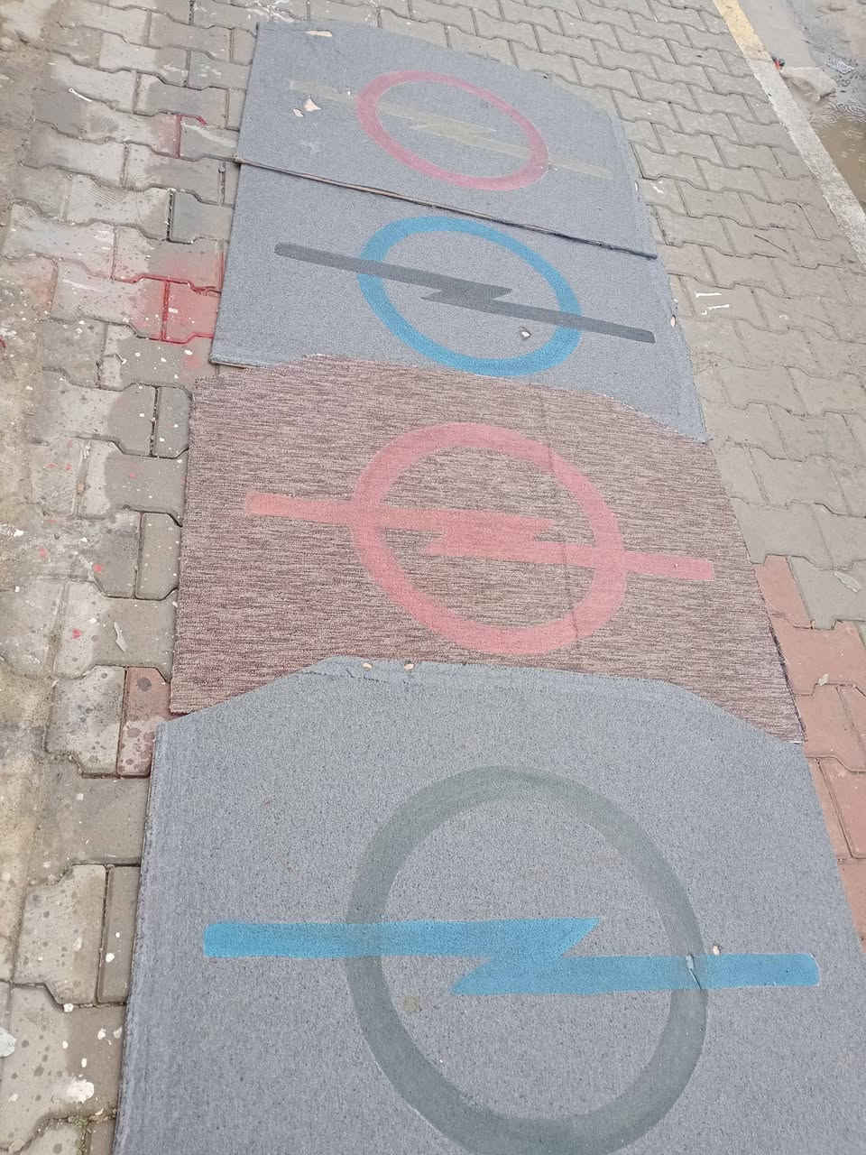 مرحبا بكم مجددا من عالم ال opelاغراض وقطع غيار للبيع ومراوسة الاسعار بالتعليقات يوجد  خدمة تبديل اغراض العنوان كركوك مقابل دائرة الجوازات فرع كراج امين كماليات علي ***********
