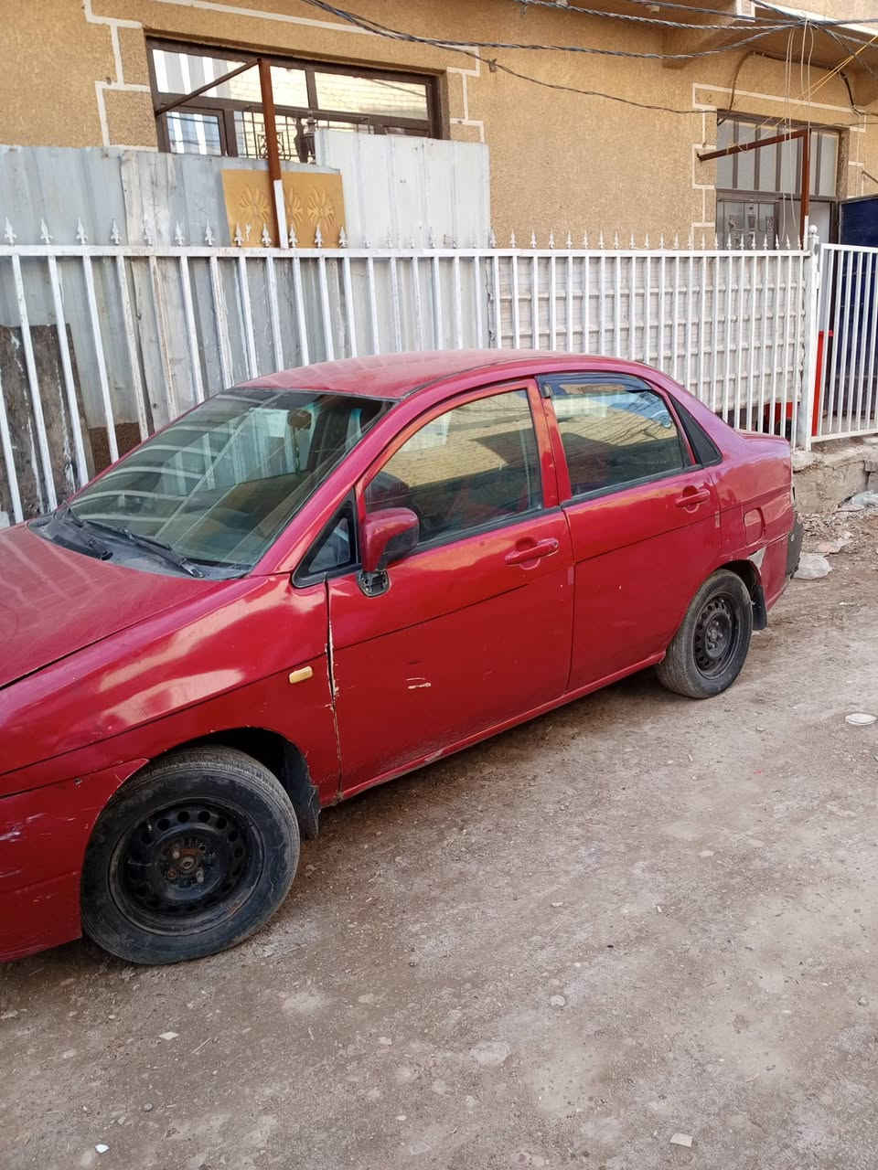 السلام عليكم سوزوكي ليان 2055 رقم دولي السعر 24 او بيها مجال سياره حلوه ناعمه بالمشي ماكو صرف  مكاني بغداد مكلف بالنشر صاحبها موجود ***********
