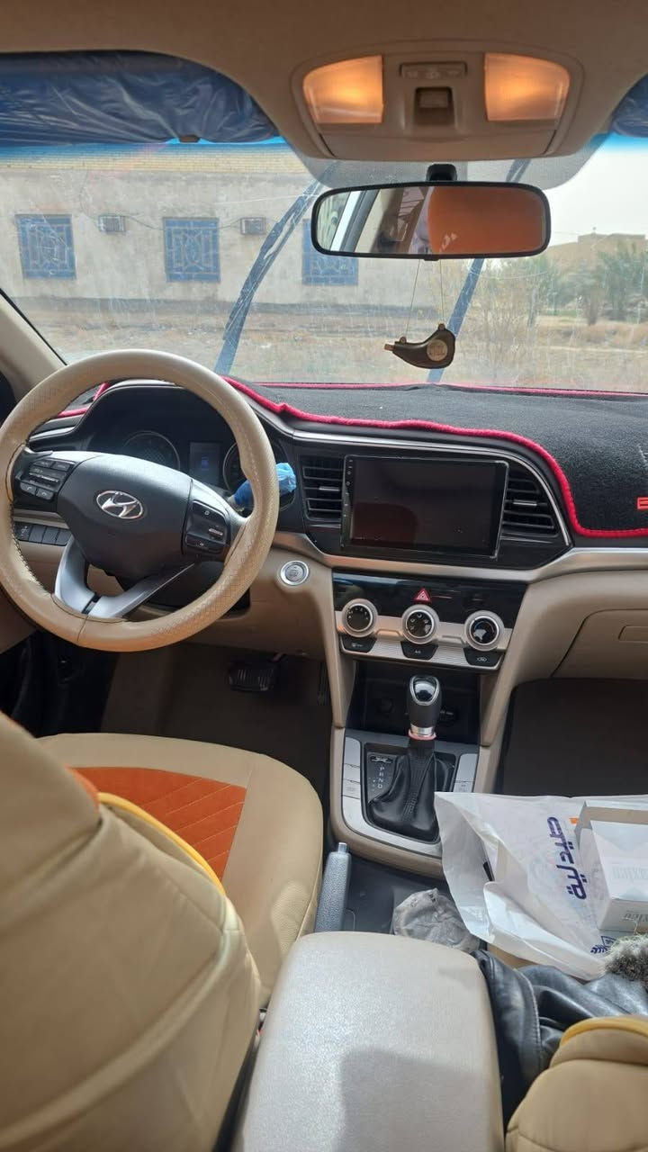 النترا 2020 كفاله
خليجي فول المواصات محرك 2000 حداديه تخم تاير كله جديد ما بيه اي نقص  مكان ناصريه طريق سيددخيل هاذه رقم صاحب السياره ***********
