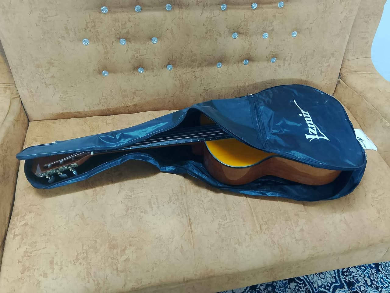 جيتار yamaha c40 بحالة جيدة
كركوك
لا يتوفر توصيل كركوك, العراق


**إذا كنت صاحب هذا الإعلان وتريد حذفه لأي سبب، رجاءا أرسل رسالة إلى الدعم الفني**