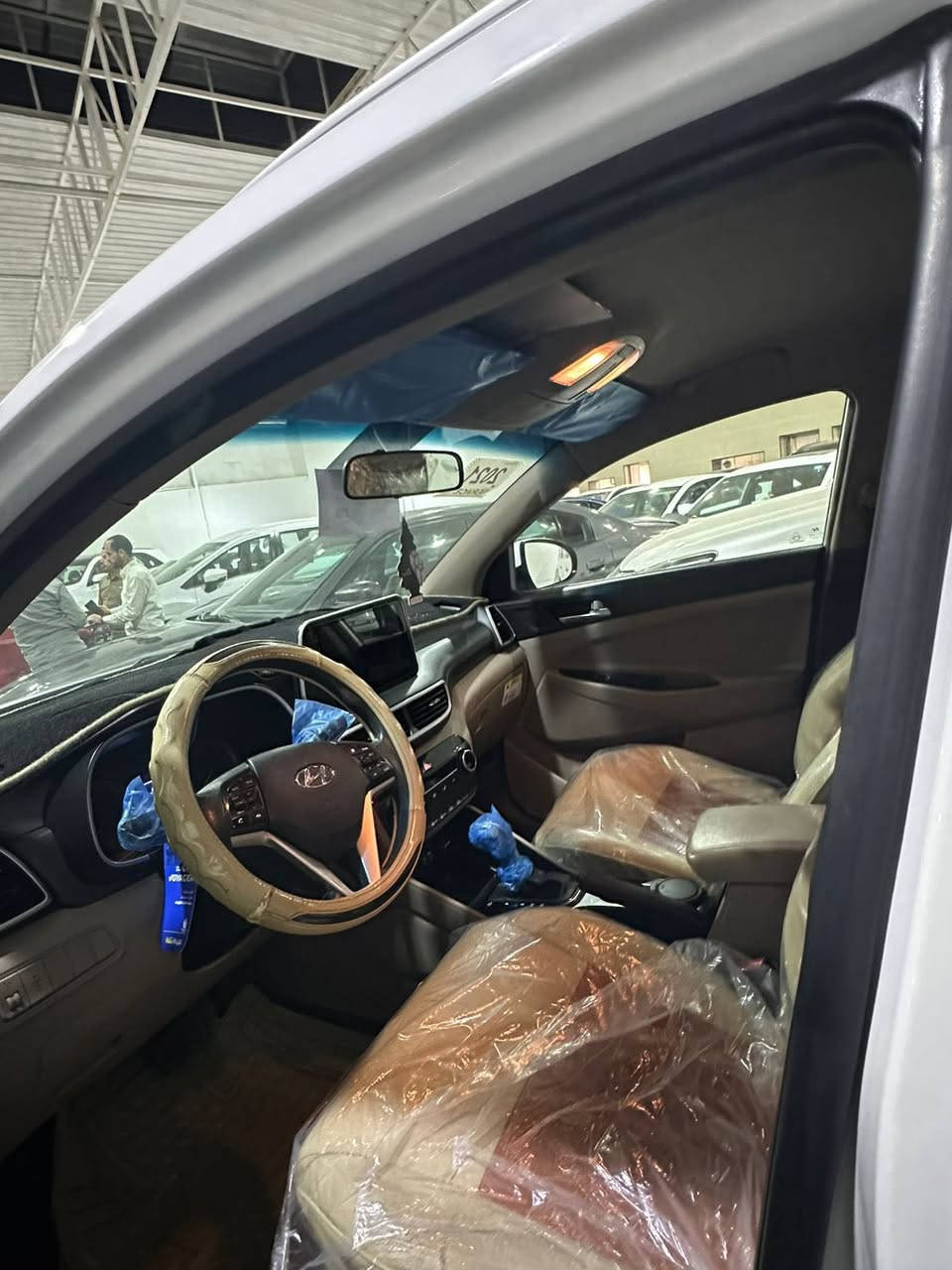 السلام عليكم اخوان واخواتي توكسان 2021 خليجي مكفوله كفاله عامه ببس ملاحضه صغيره شخط في الباب الخلفي
المواصفات 
مكينه 2000
دبل كرسي كهرباء
تبريد قطعتين
حساس امامي و خلفي
مري كهرباء
بصمه تشغييل عن  بعد 
شاشه كبير
اللممشى/-64الف

السعر//-195
الرقم//-***********
