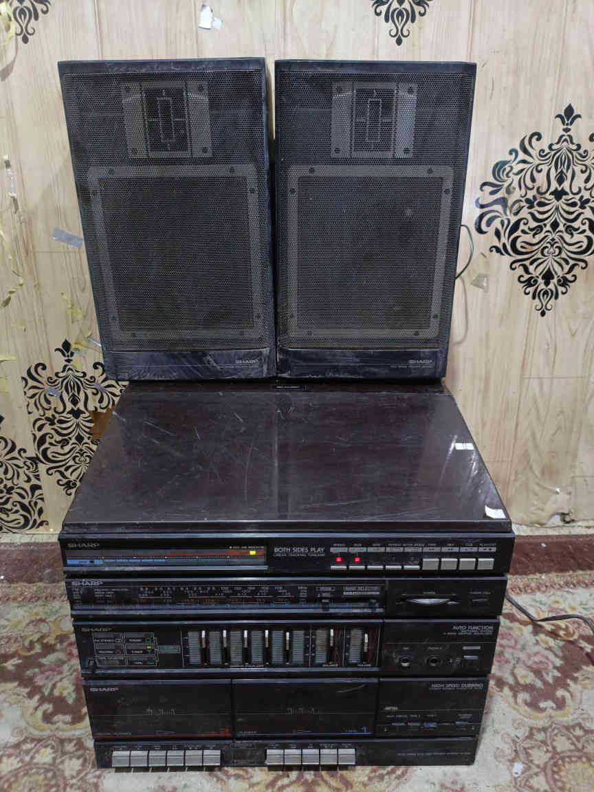 للبيع مسجل راديو اسطوانه شارب ياباني اصلي  يحتاج إلى صيانه وتنظيف الجهاز نظيف بدون تصليح متروك من فتره طويله..
*********** السعر 50 الف يوجد توصيل

