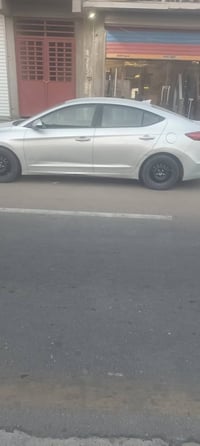 سيارة النترا موديل ٢٠١٧ للبيع وارد أمريكي حادثها بنيد وجاملغ الأيمن وب...