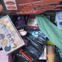 كارتونة مكياج • تصفية محل • فوق 60 قطعة