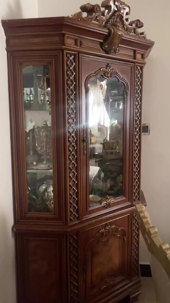 فاترينا خشب تركي انتيكة  حاله ممتازه جدا بغداد شارع فلسطين


**إذا كنت صاحب هذا الإعلان وتريد حذفه لأي سبب، رجاءا أرسل رسالة إلى الدعم الفني**