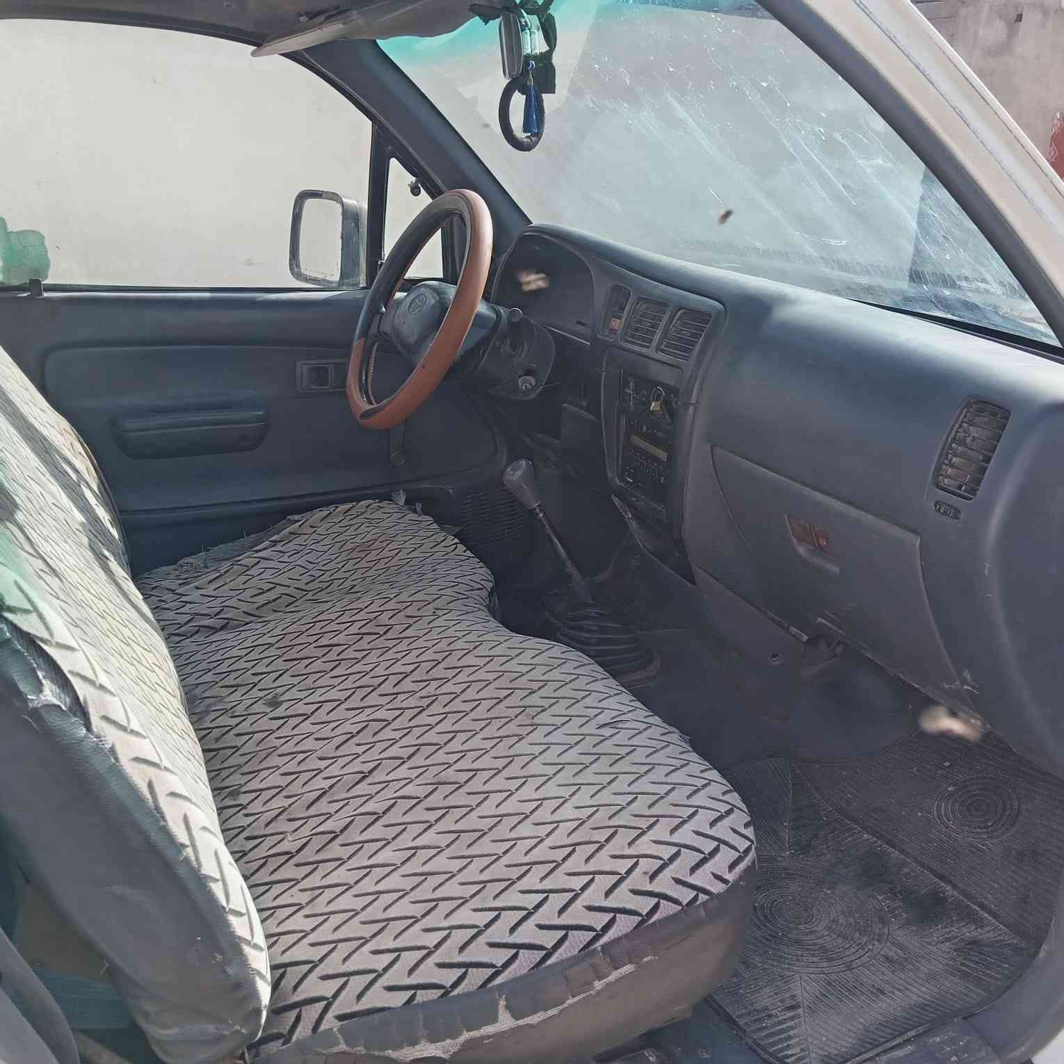 السلام عليكم جمره موديل 98 سنويه جديدة محرك وكير واكسل وحداديه كلهم كفاله سياره جاهزه مال شغل سياره كفاله من الضربه فقط رشات صبغ السعر 50 وبيه مجال مكاني بصرة الزبير ***********
