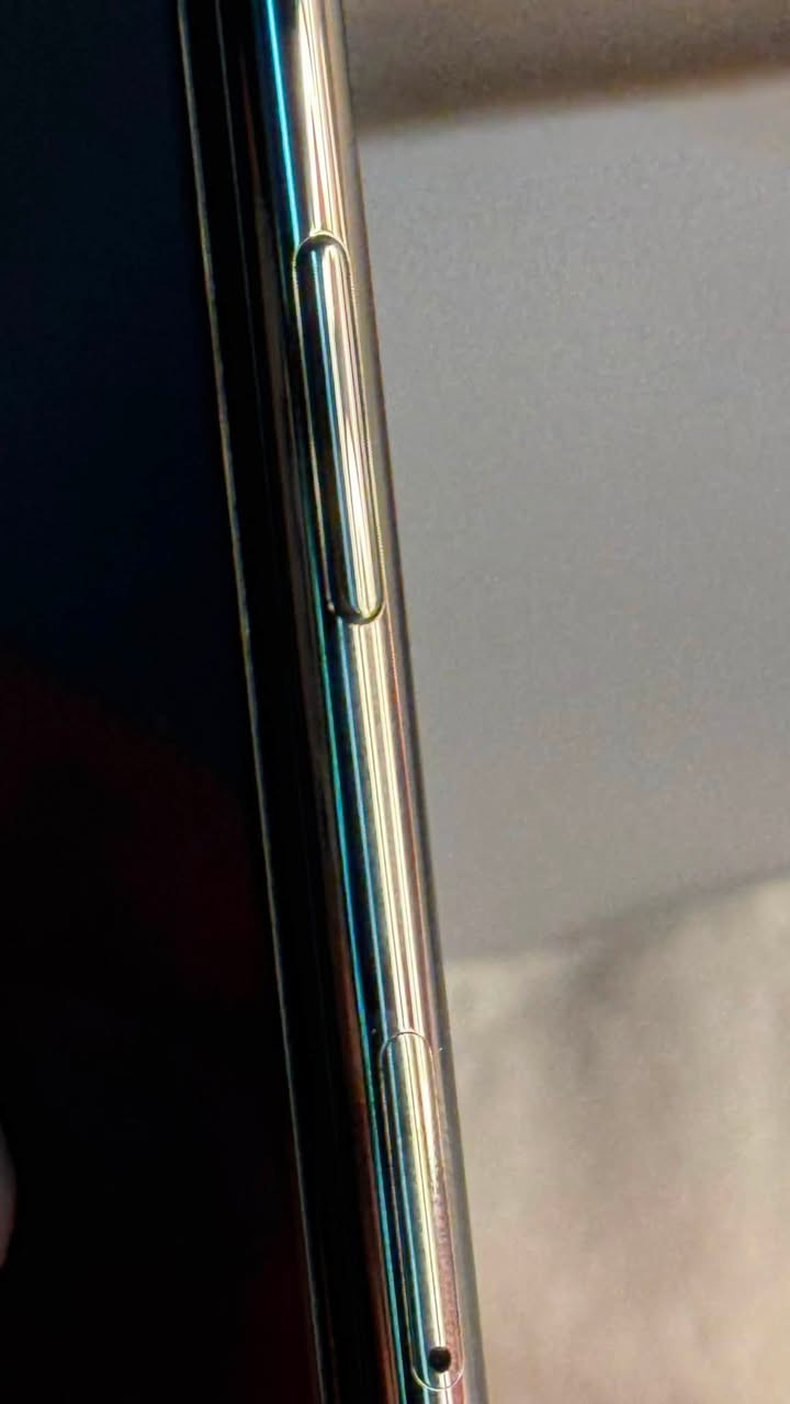 iPhone 11 pro
نظيف جدأ
لامفتوح ولا مبدل بي شي
كلشي بلادي 
ذاكرة 256 
بطاريه 71 بلادي مالتها 
شواصي كلش نظيفات
كارتونه مالته همات وياه
لون اسود
مكاني اربيل


**إذا كنت صاحب هذا الإعلان وتريد حذفه لأي سبب، رجاءا أرسل رسالة إلى الدعم الفني**