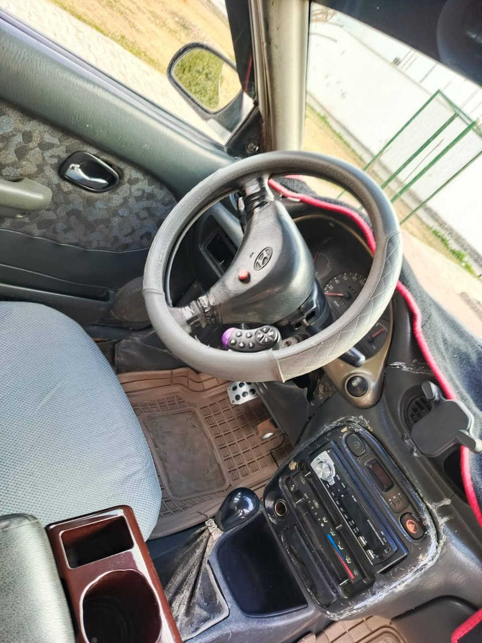 السلام عليكم
اكسنت موديل 1996 للبيع 
رقم الانبار دولي سنويه لل29 بسمي 
مكينه وكير جدد
تخم تاير ويل جديد 
كهربائيات كلها شغاله 
سياره بيه خياس وياه زوج بوب جدد مال حاويه 
صدر امامي خلفي جديد نقصه بس بطاحات دبلات خلفيه 
ب18 ورقة بيها مجال بسيط 
الاستفسار ***********
